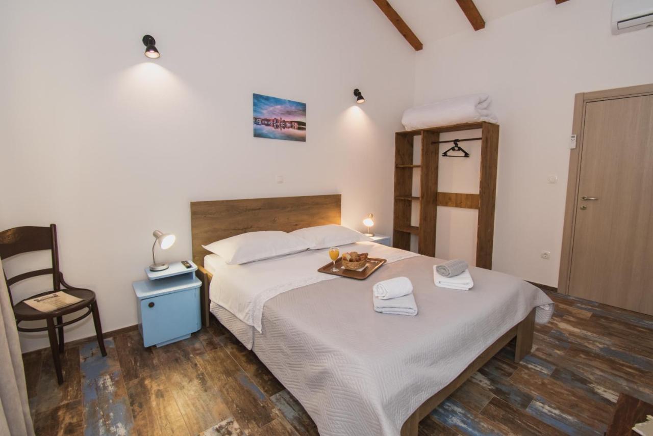 Marcelovi Dvori Bed & Breakfast Pirovac Luaran gambar